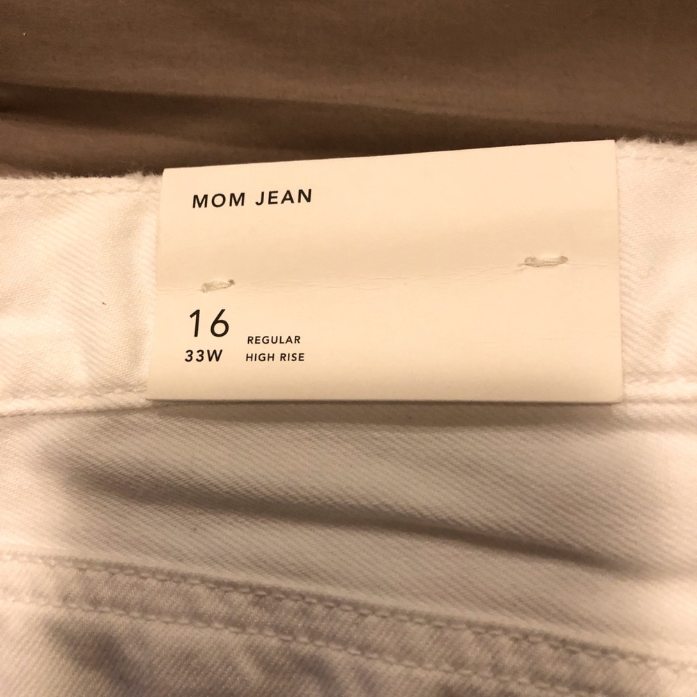 American Eagle Outfitters White Mom Jeans NWT